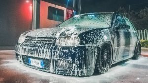 Mencuci Mobil Sendiri