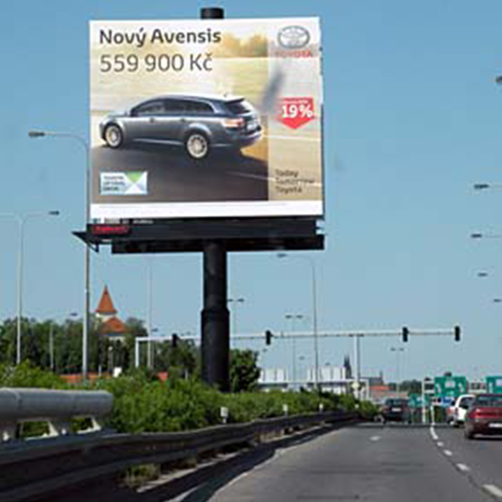 Gambar: Promosi penjualan mobil menggunakan Billboard Reklame, sumber: @alibaba